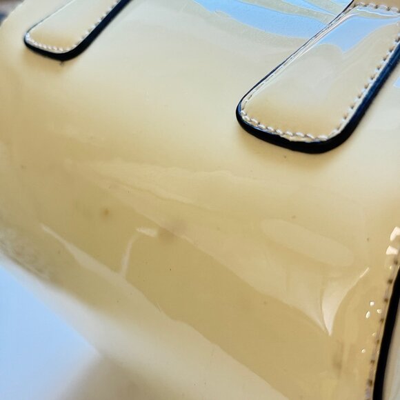 Patent Vinyl Dome Satchel Handbag  Cream Gold Frame Clasp  Structured Top Handle - Picture 5 of 13